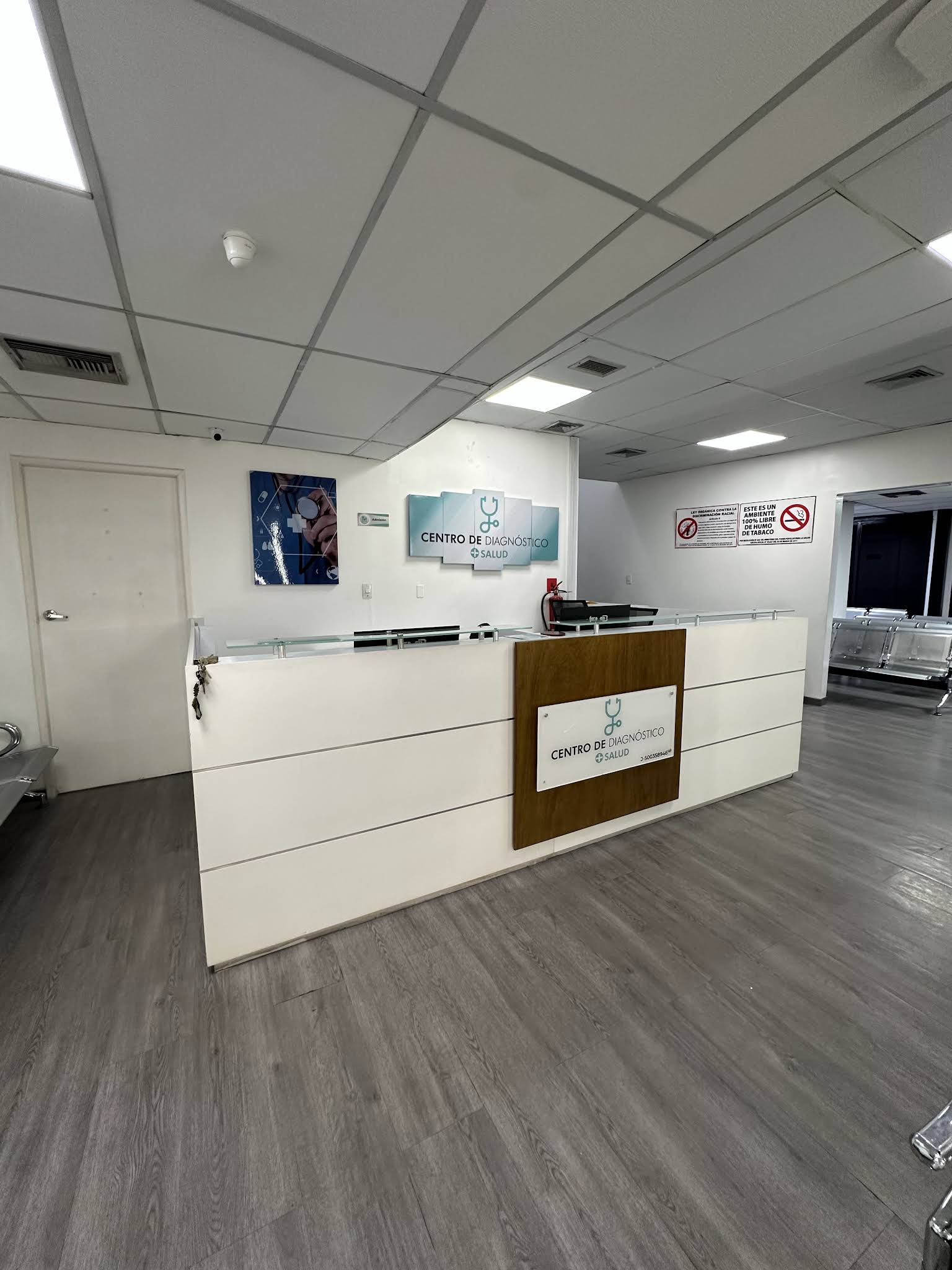 Recepción de Centro Diagnóstico Más Salud
